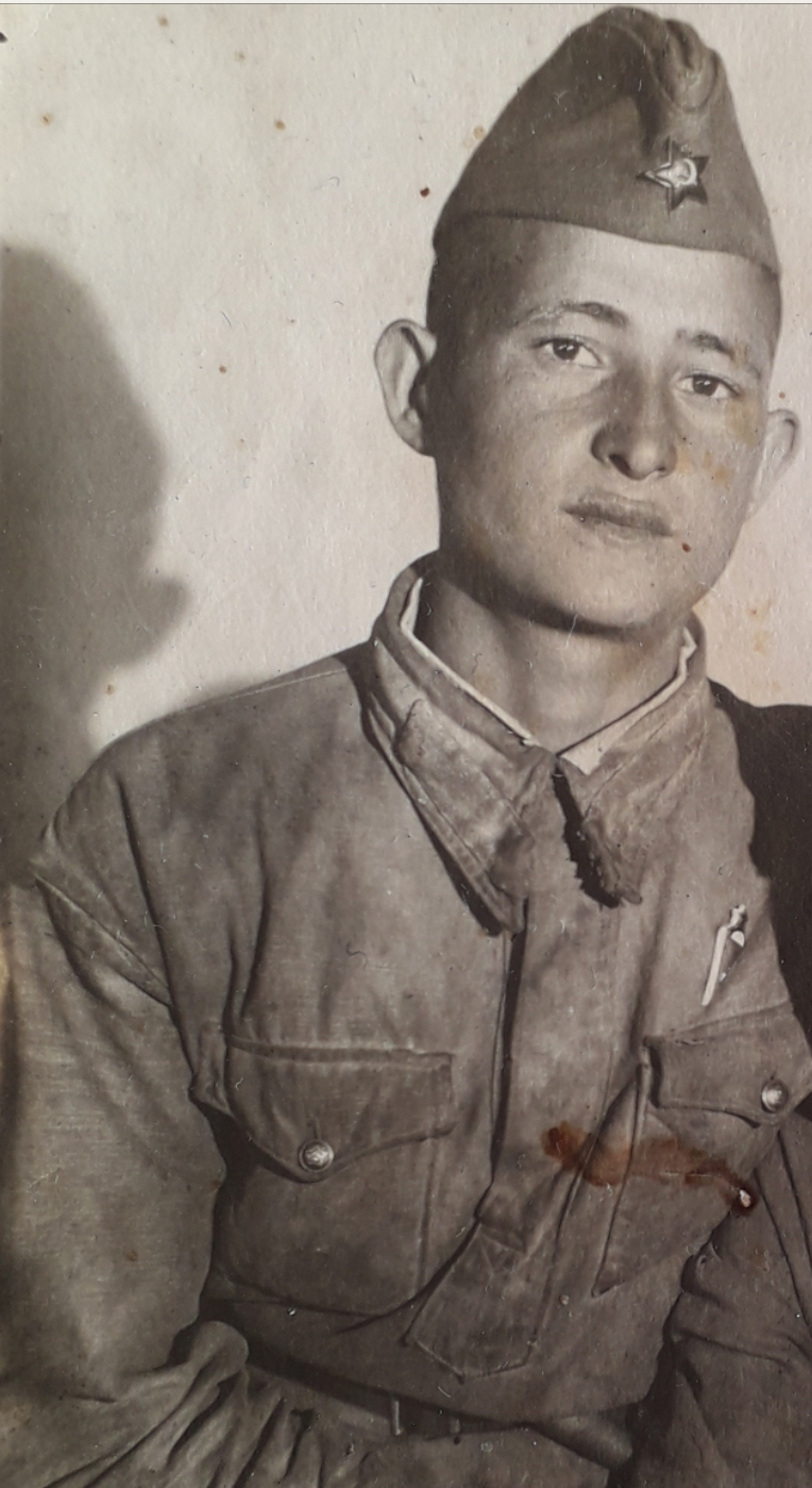 Искандеров Хаким